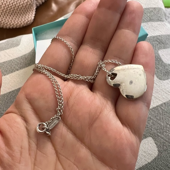 Tiffany & Co - silver heart necklace - Picture 3 of 3